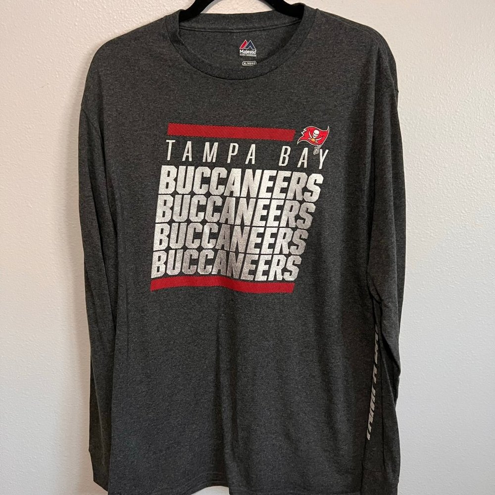 NWOT Mens Long Sleeve Tampa Bay Buccaneers Grey T-Shirt